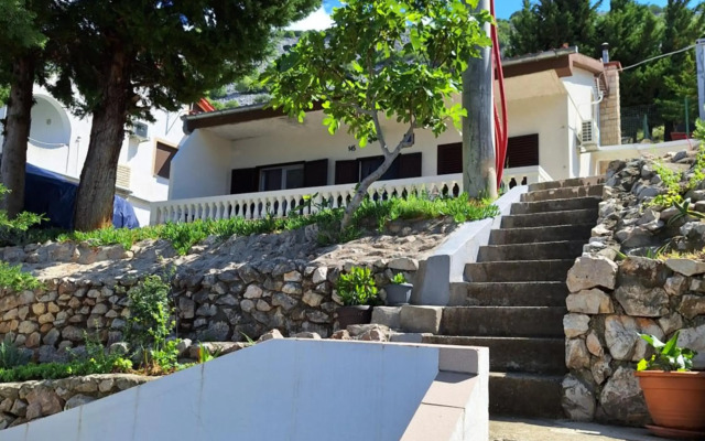 Villa Vesna, 70m from beach