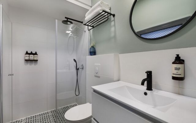 Villa Albi - Machne Yehuda Hotel