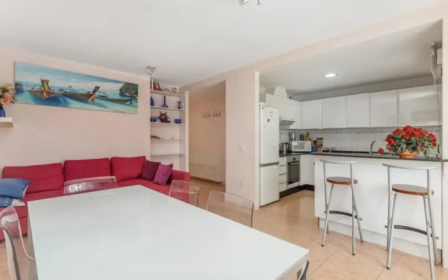 Gorgeous 2-bed Apartment Near the Beach