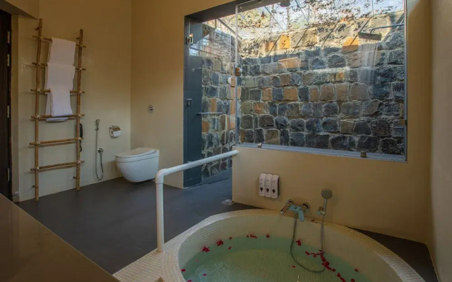 The Riverwood Forest Retreat-Kanha