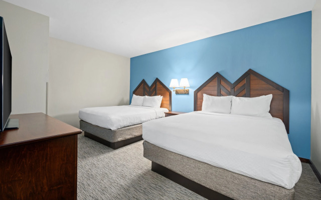 Camelback Lodge & Aquatopia Indoor Waterpark