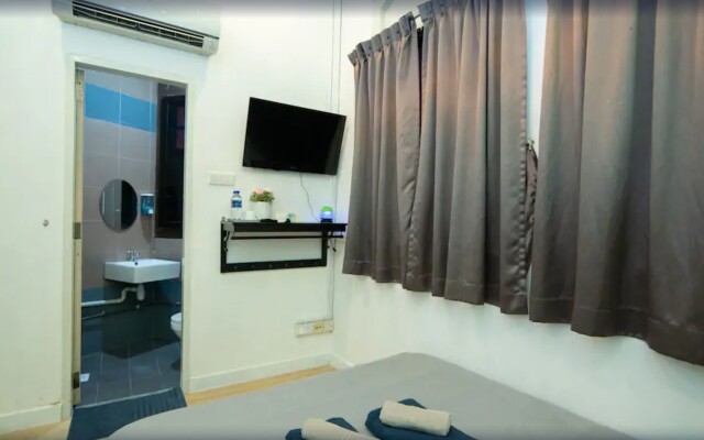 Q Loft Hotels@Geylang (SG Clean Certified & Staycation Approved)