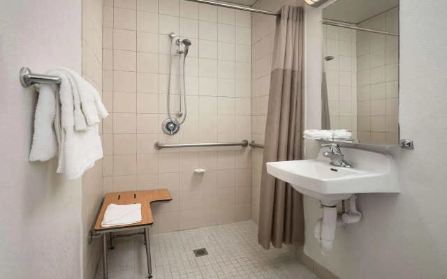 Motel 6 Carlsbad, CA - East