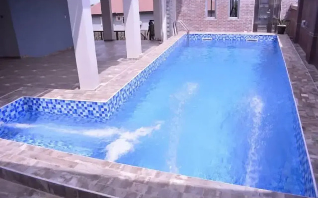 Camas Hotel and Suites