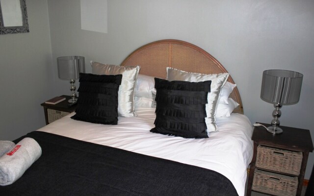 6 Breezer Self catering