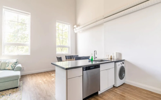 GLOBALSTAY. Dundurn Lofts. Free parking. Gym