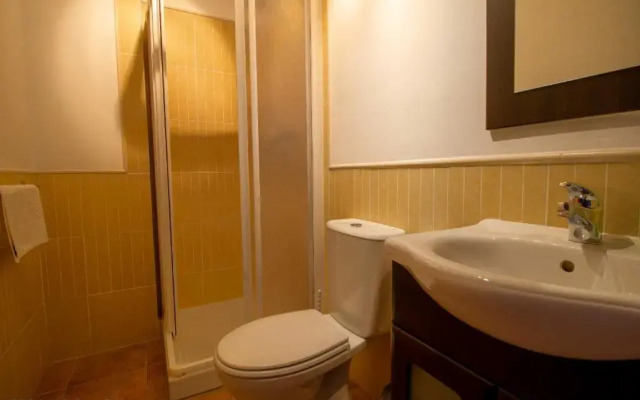 (HAR002) Sea View Apartment 200m to Beach