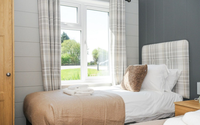 17 Meadow Retreat