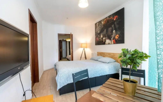 Renovated Feb22 Clerigos Cozy Balcony with self check in