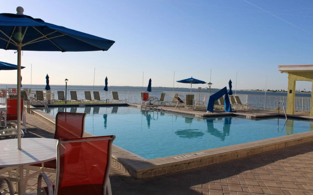 Sailport Waterfront Suites