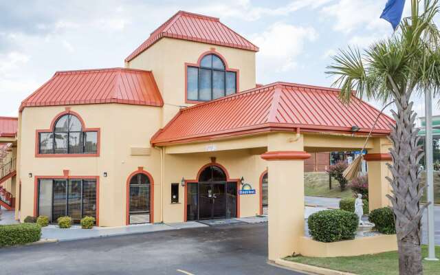 Days Inn by Wyndham Orangeburg