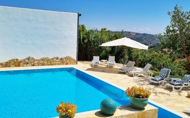 1-bed Apartment Abruzzo, Italy 15 Minutes to sea