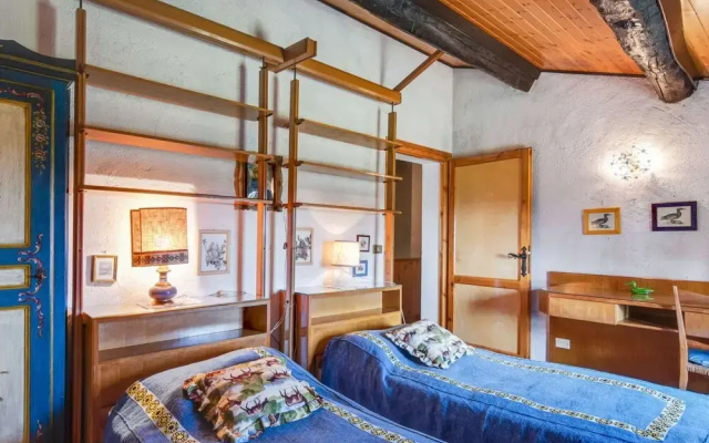 Cozy Detached House, Wide Garden, Wifi