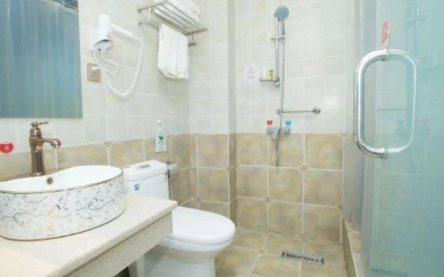 Hanlan Hotel