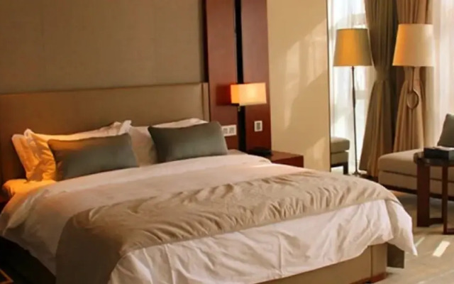 Swan Lakeview Hotel