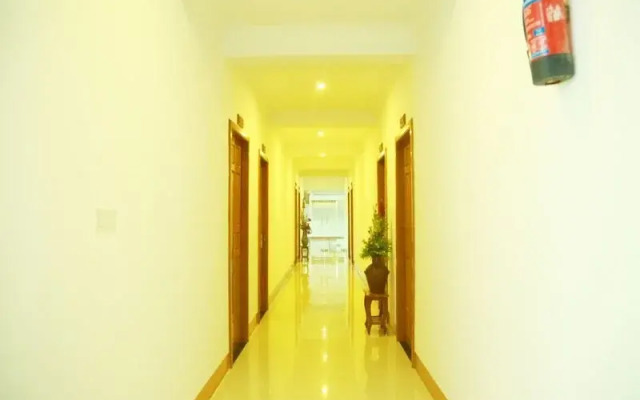 Sky Hotel Hlaing Thar Yar Yangon