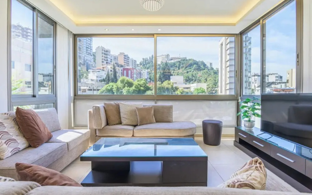 Alti 3-BR Apt by Santa Maria Jal el Dib