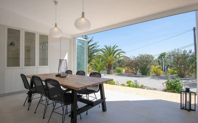 Pomba Beautifully Renovated With Heated Pool