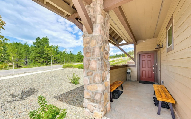 2 Mi to Dtwn & Nau: Flagstaff Condo w/ Patio!