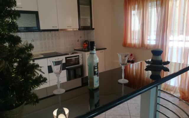 2nd Floor Apartment In Volos