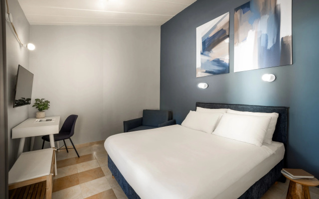 Maistra Select Amarin Resort