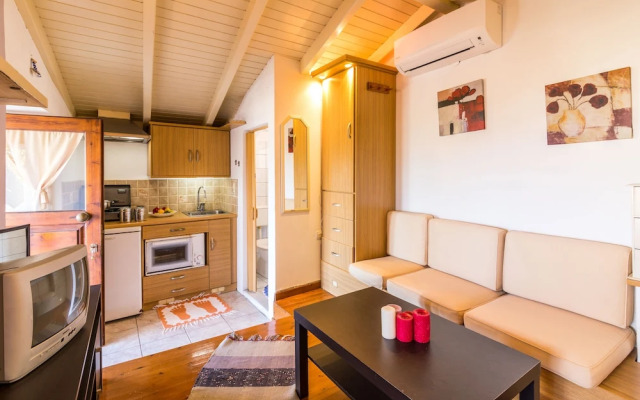 Paxos Couple House By Konnect