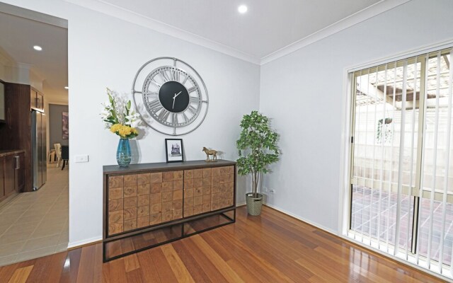 Hallam 5BRM Rental Entire House