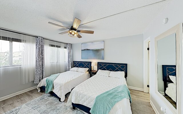 Updated Beach W/ Pool - Steps To Sand! 2 Bedroom Condo