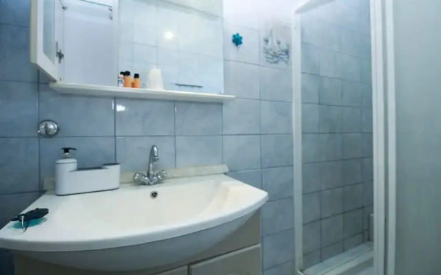 Apartment 517