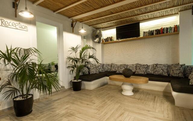 Amaze Suites
