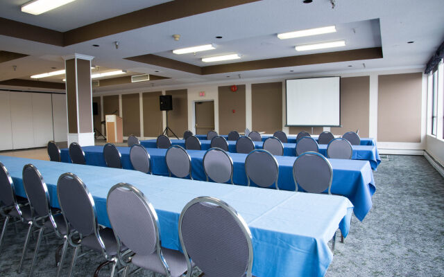 Highliner Hotel & Conference Centre