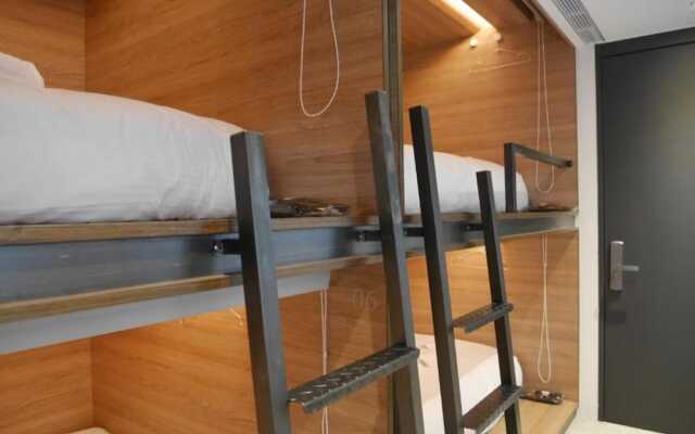 Bouti City Capsule Inn