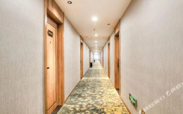 Wuhan E-House Boutique Hotel