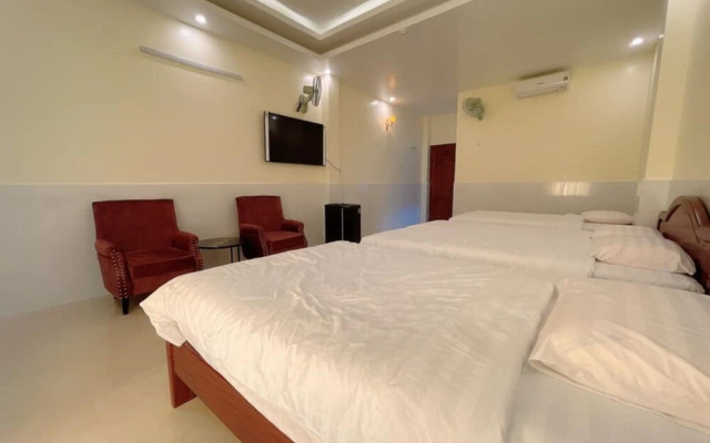 Long Hà Hotel