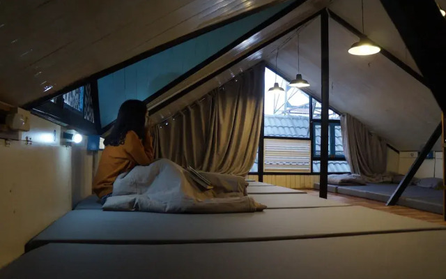 Grey Monkey Dalat Hostel