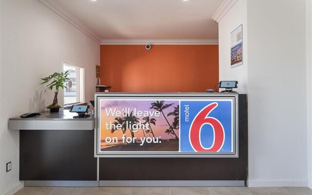 Motel 6 Lomita, CA