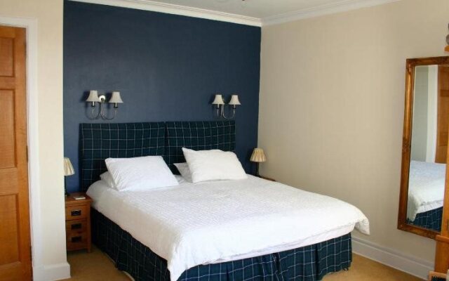 Kinburn Guest House