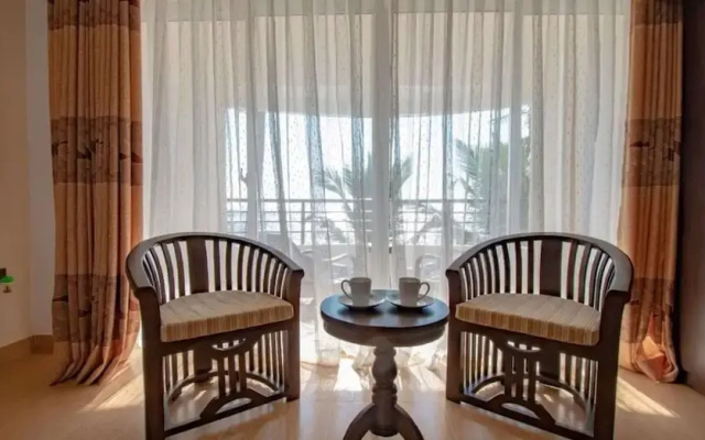 Manara Beach Resort
