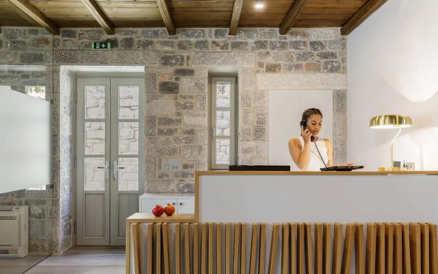 Trapela Limeni Luxury Suites