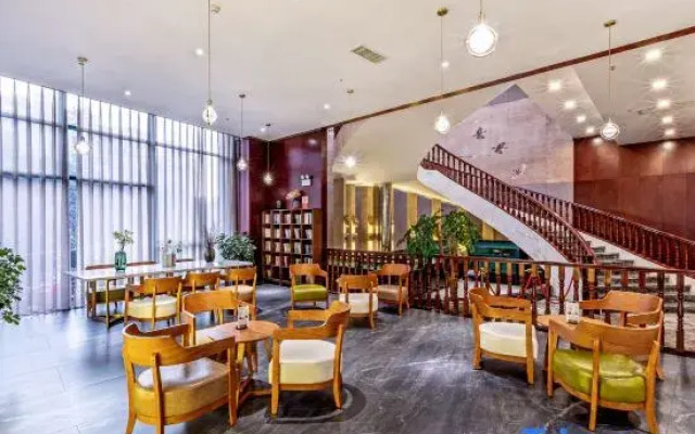 QingYiWuJia Hotel