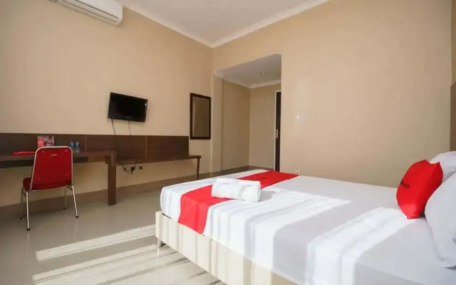 RedDoorz @ Hotel Putri Gading Bengkulu