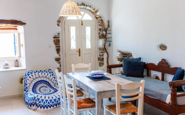 Blue & White: An Absolute Aegean dream house