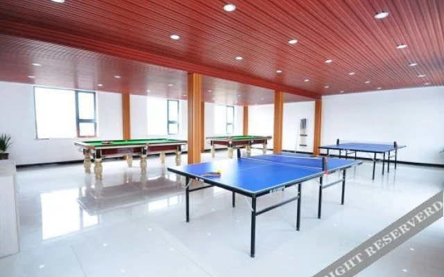 Xinyuan Business Hotel