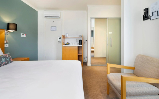 Gateway Hotel by Nightcap Plus