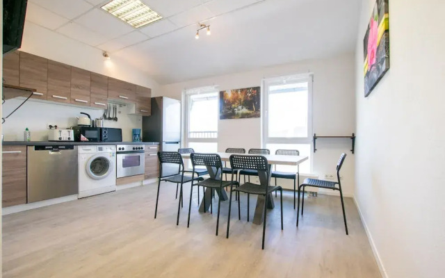 Airport 3 Room Apartment