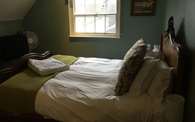 The Leicester Arms Hotel