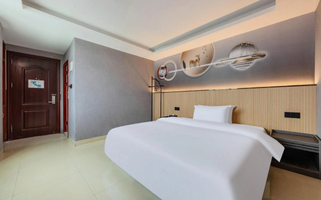 Dongfang Hotel