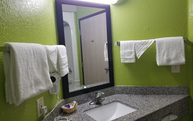 Motel 6 Humble, TX - Houston International Airport
