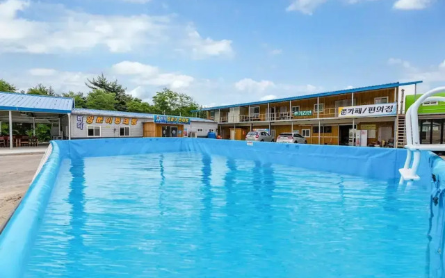 Goseong Jjun Camping Pension