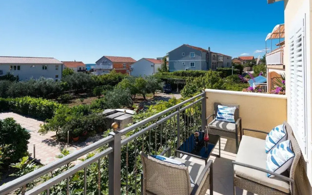 Apartments Trstenica